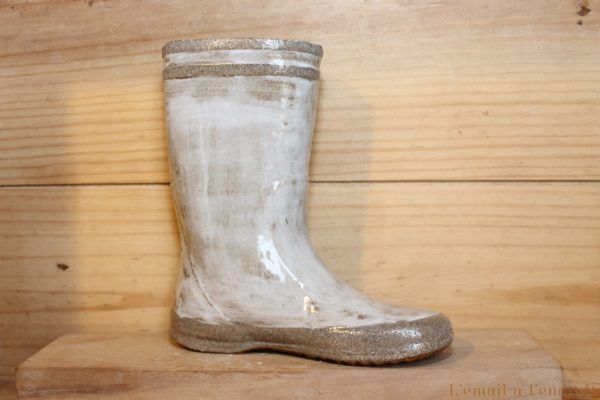 Botte en céramique beige et blanche