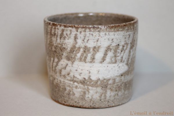tasse beige gris