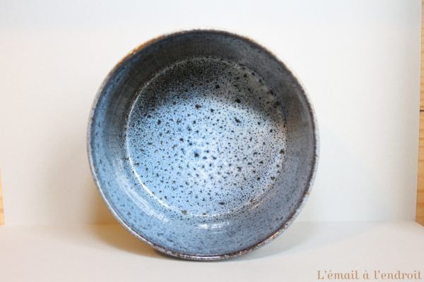 Plat en grès bleu beige