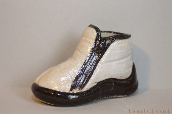 petit chausson blanc et noir