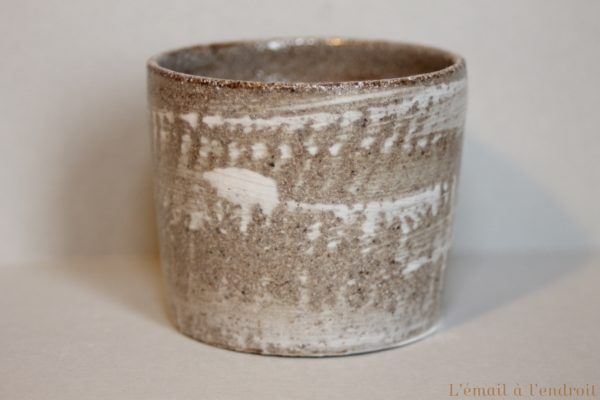 tasse gris beige
