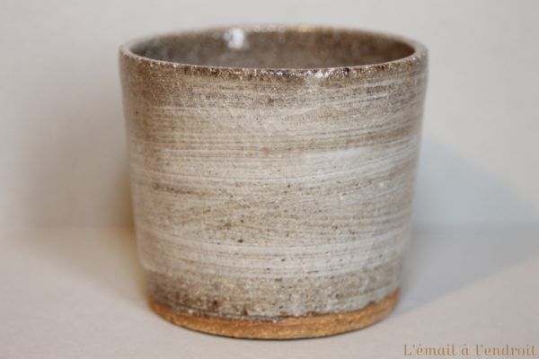 tasse gris beige