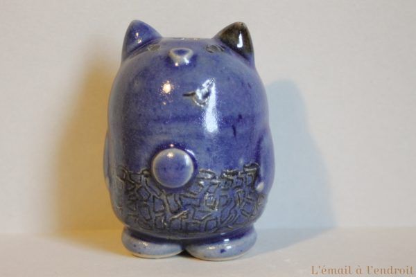 petit chat bleu porte pique