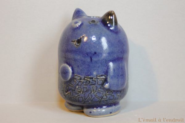 petit chat bleu porte pique