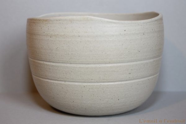 plat en grès gris beige