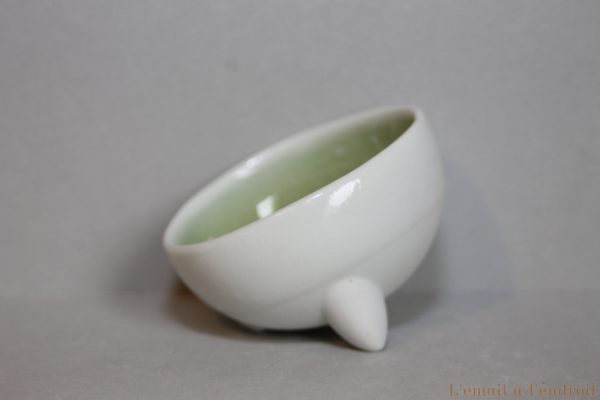 vasque en porcelaine blanche et verte