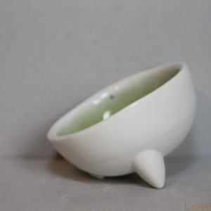 vasque en porcelaine blanche et verte