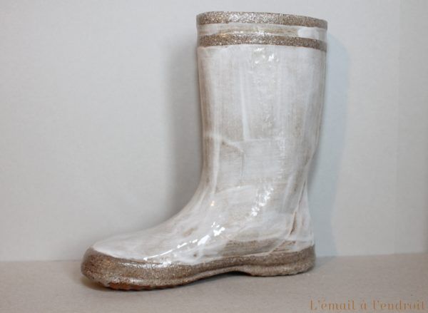 botte en céramique gris beige
