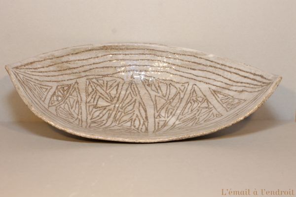 Plat en grès gris beige