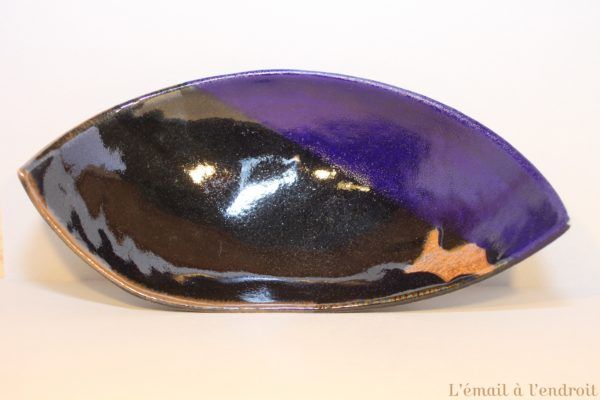 Plat en grès bleu noir