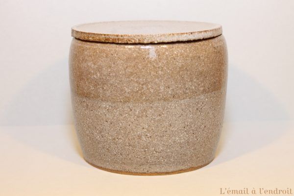 pot en grès gris beige