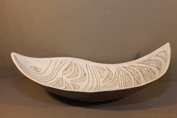 Plat en grès gris beige