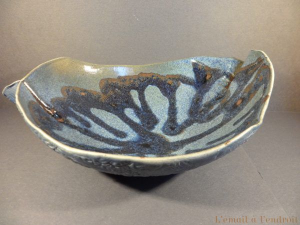 Plat découpé bleu marron