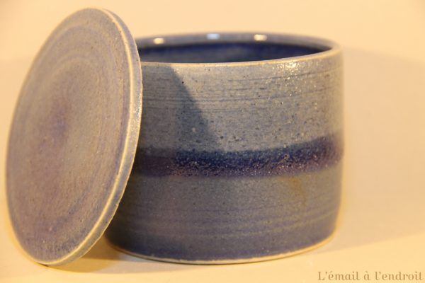 pot en grès bleu