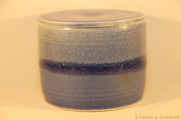 pot en grès bleu