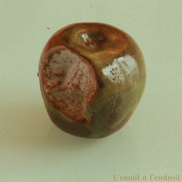 pomme croquée verte