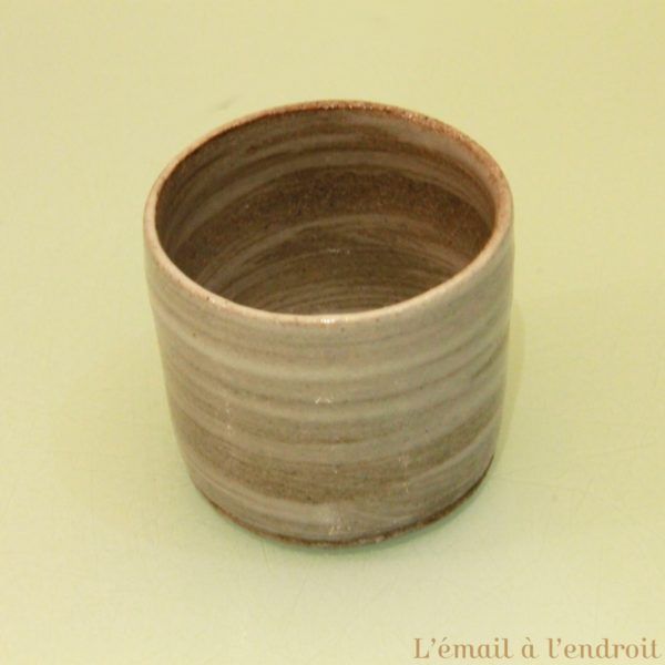 tasse gris blanc