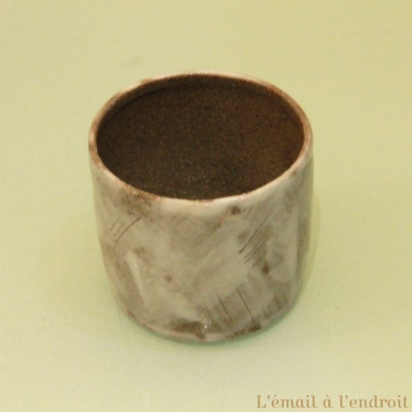 tasse gris blanc