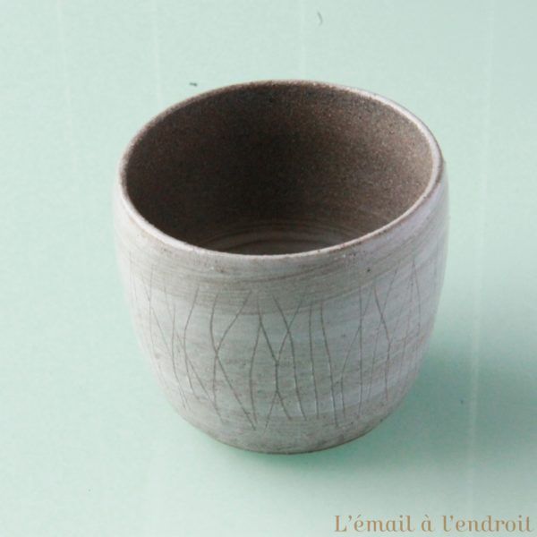 mug gris beige