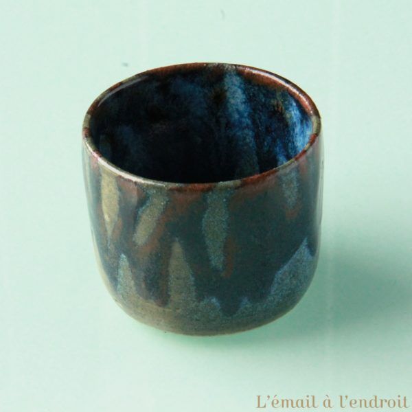 tasse bleu marron